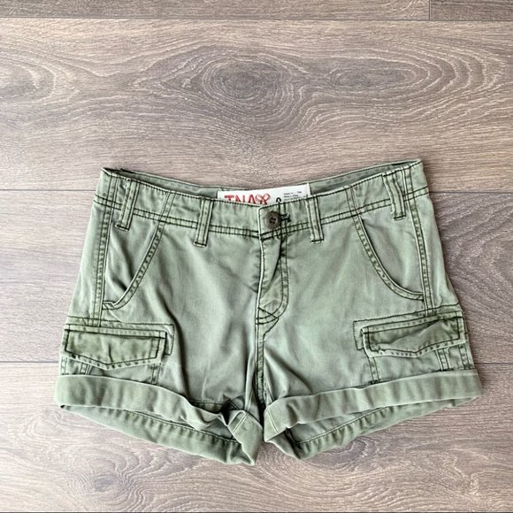 Aritzia TNA Cargo Utility Army Green Shorts Size 0 - Picture 2 of 15